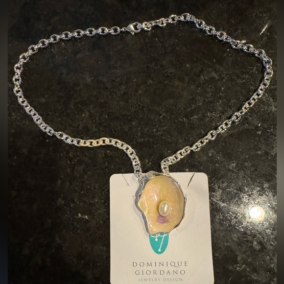 Elegant Silver Oyster Necklace - Picture 3 of 4